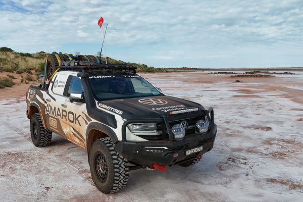 VW Amarok 10 Deserts Record